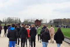 Ósmoklasiści w Muzeum Auschwitz - Birkeanu..
